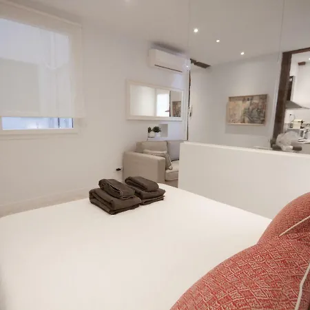 Apartamento Con Encanto En Opera Madrid Esterno foto
